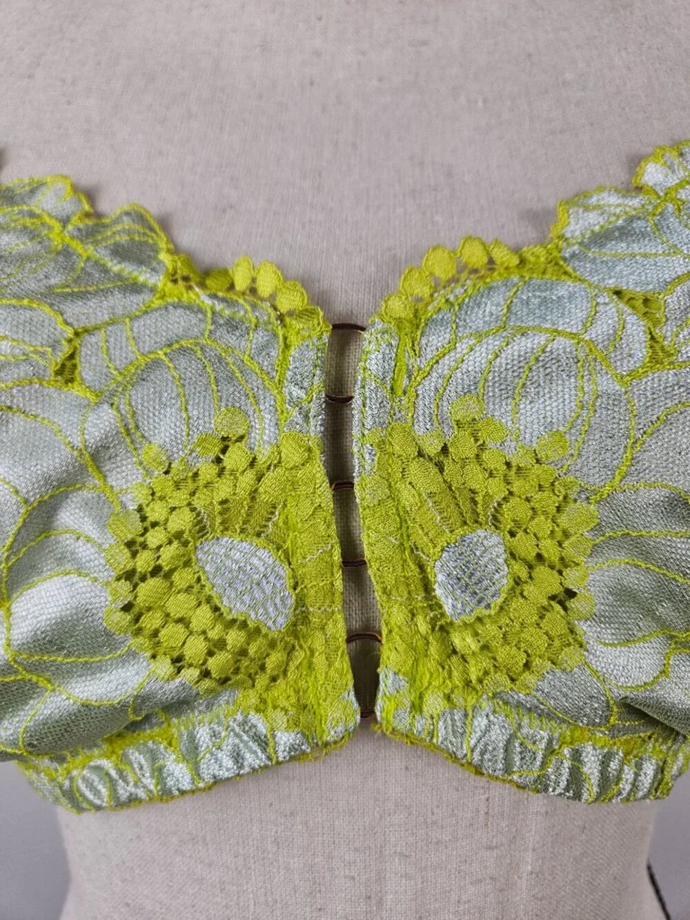Savage Fenty Perfect Poppies Lace Bralette Size 3XL - Picture 7 of 12